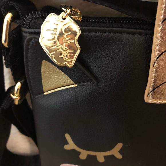 😊FREE😊W/ $50 Purchase - NWT BETSEY JOHNON unicorn🦄  cross body - Picture 3 of 4